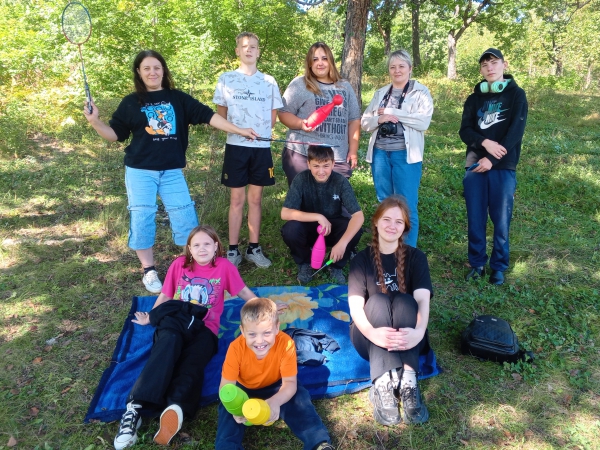 Экологическое спортивное развлечение  "Вместе дружною семьей сохраним природу"