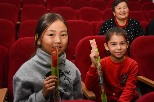 Встреча весёлых друзей в киноклубе «Хамелеон»!