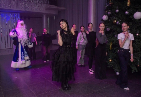 "Венсдей и украденный Новый год!"