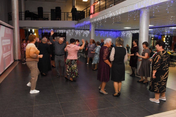 "Для грусти нет причины!"