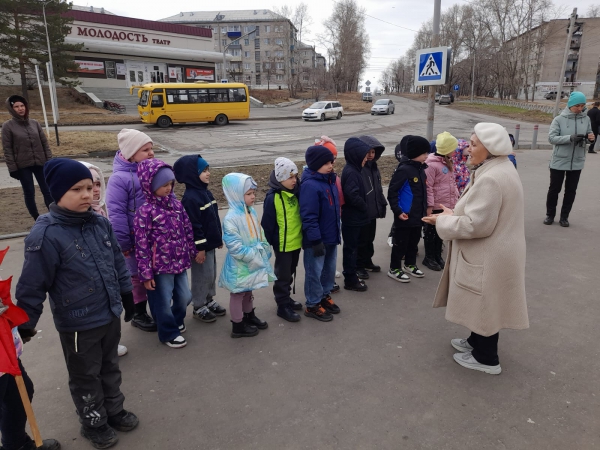 пешеходная экскурсия к обелиску Славы  &laquo;Подвиг солдата во имя Родины&raquo;