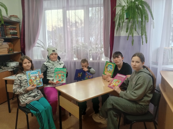 08 ноября в рамках программы семейного чтения &laquo;Читающая се-мья &ndash; надежда Амурска&raquo; прошло мероприятие литературное знакомство &laquo;Любимые сказки моей семьи&raquo;