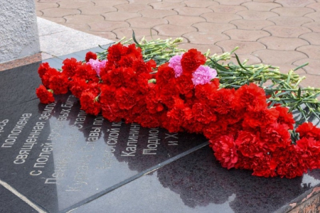 Церемония возложения цветов